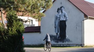 Murale rozsławiły wieś. Turyści przyjeżdżają, żeby zrobić zdjęcie