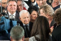 "Astronomiczne pieniądze". Ujawniają 1300 osób na liście "płac PiS"