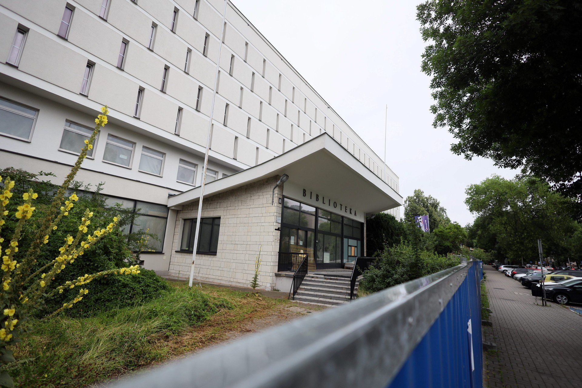 Wnętrza Biblioteki Głównej UMCS gruntownie zmieniają swoje oblicze. Finał za pół roku