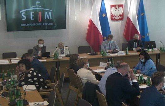 Sejmowa komisja przyjęła projekt „Lex TVN”. „Rozwiązania z Rosji”