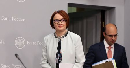 Rosja ignoruje inflację i tnie stopy procentowe. "Potrzebuje tańszych kredytów"