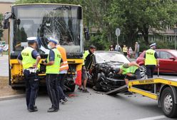 Warszawa. Zderzenie osobówki i autobusu Arrivy. Są ranni