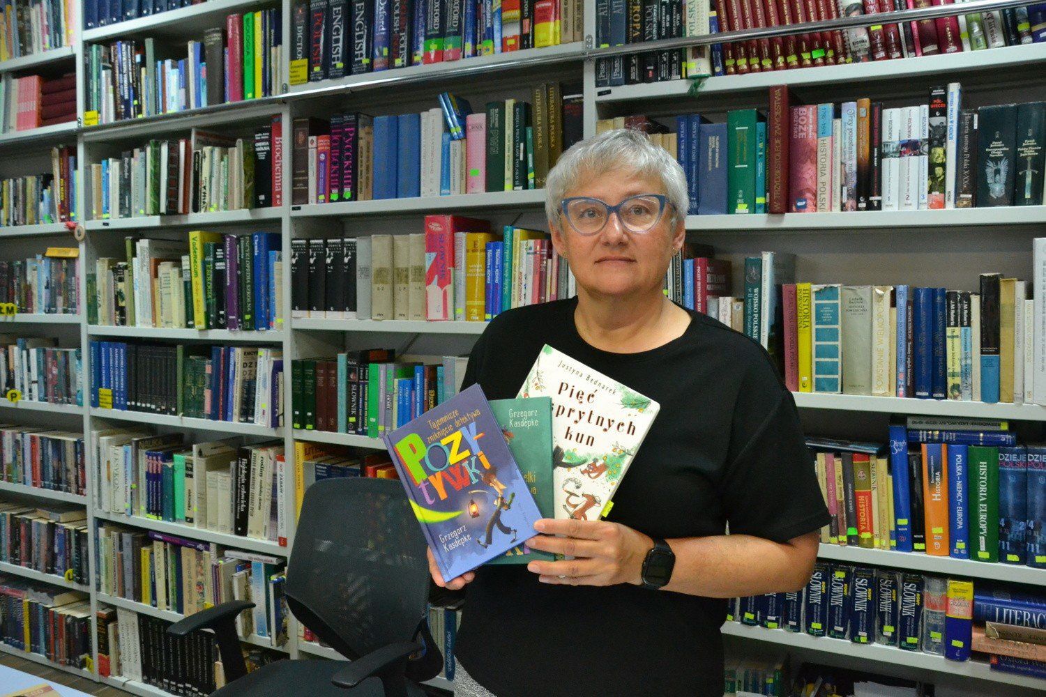 Katarzyna Kwiecińska w bibliotece