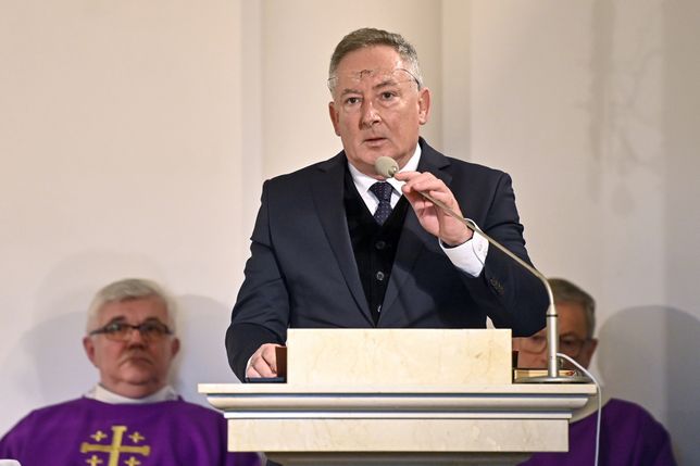Minister kultury przemawiał na pogrzebie Izabelli Cywińskiej