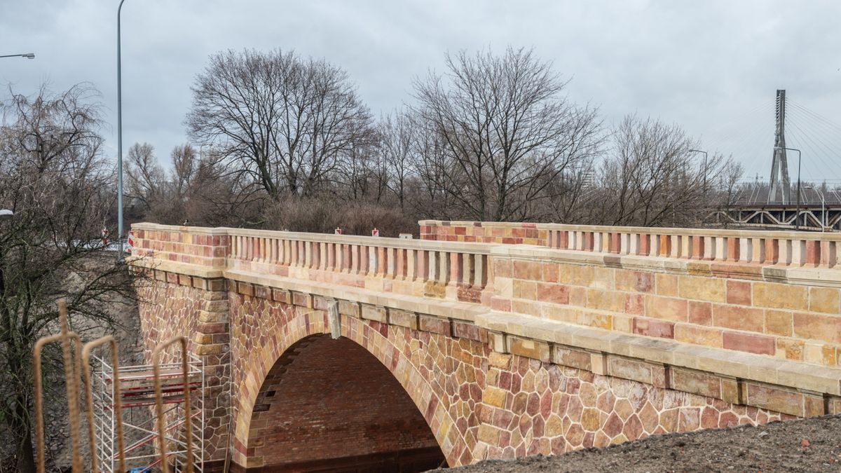 Wiadukt mostu Poniatowskiego jest już przejezdny