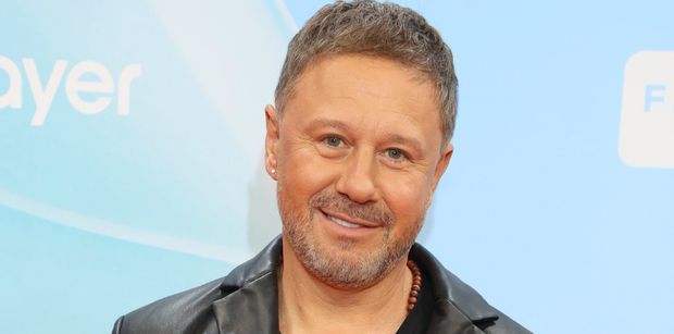 Andrzej Piaseczny rozpływa się nad UKOCHANYM w najnowszym wywiadzie: "Mój partner dał mi uśmiech szczęścia"