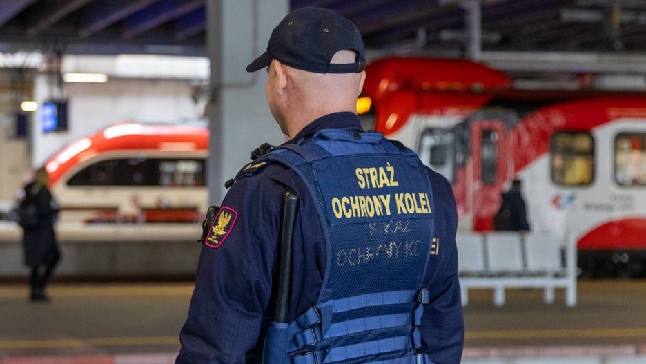 Nietrzeźwa kobieta leżała na peronie 