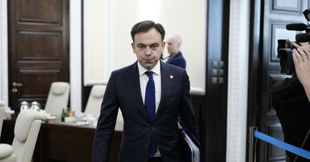 Nagły wystrzał cen ropy. Minister finansów zapowiada