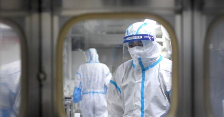 Dyrektor FBI wskazał źródło koronawirusa. "Incydent w laboratorium"