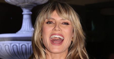 Heidi Klum TOPLESS z zajęczymi uszami celebruje Wielkanoc. Wygląda na 50 lat? (FOTO)