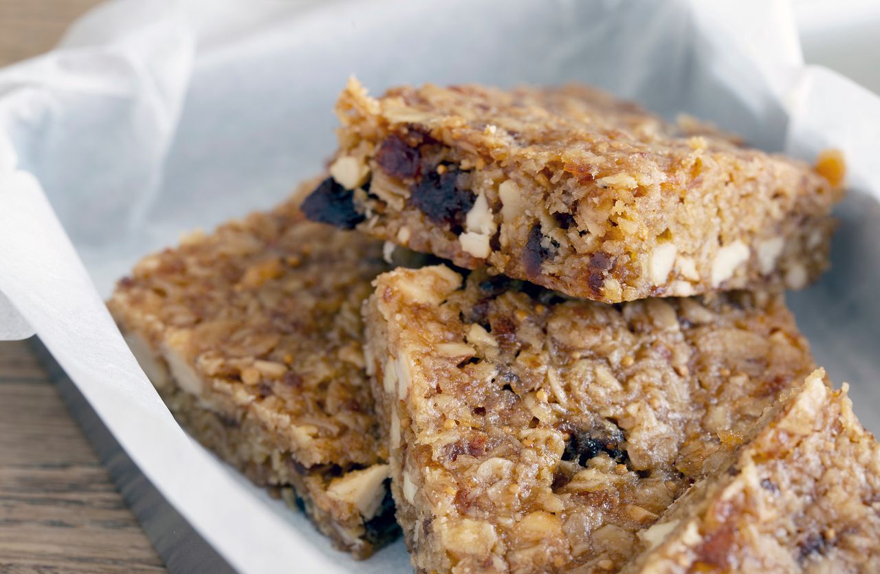 Grab-and-go goodness: Make your own nutritious oat bars