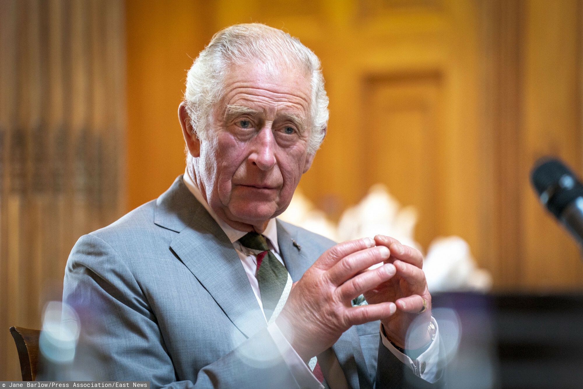 znani arch9
The Prince of Wales, known as the Duke of Rothesay while in Scotland, during a roundtable with attendees of the Natasha Allergy Research Foundation seminar to discuss allergies and the environment, at Dumfries House, Cumnock. Picture date: Wednesday September 7, 2022.
Jane Barlow