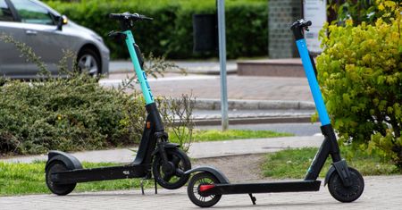 Wypadek na hulajnodze elektrycznej. 14-latka nie miała kasku
