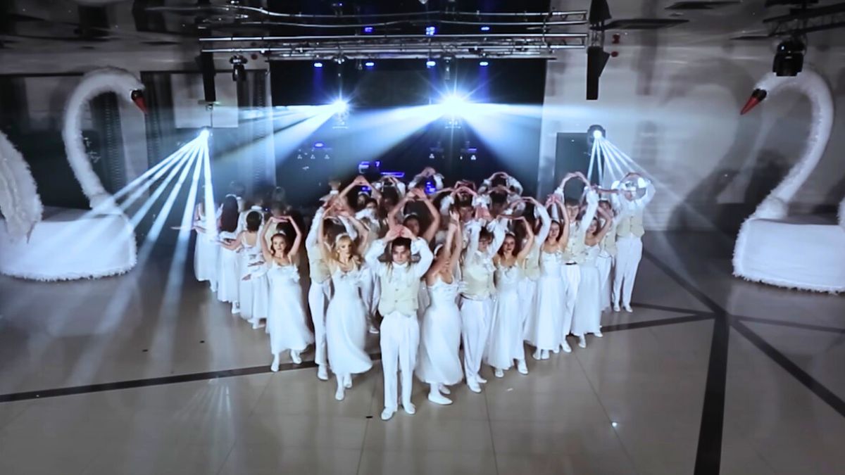 Ten polonez studniówkowy stał się hitem internetu