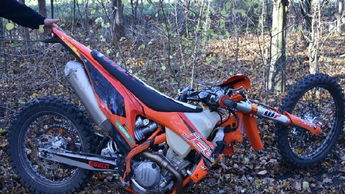 Quad uderzył w motocykl crosowy