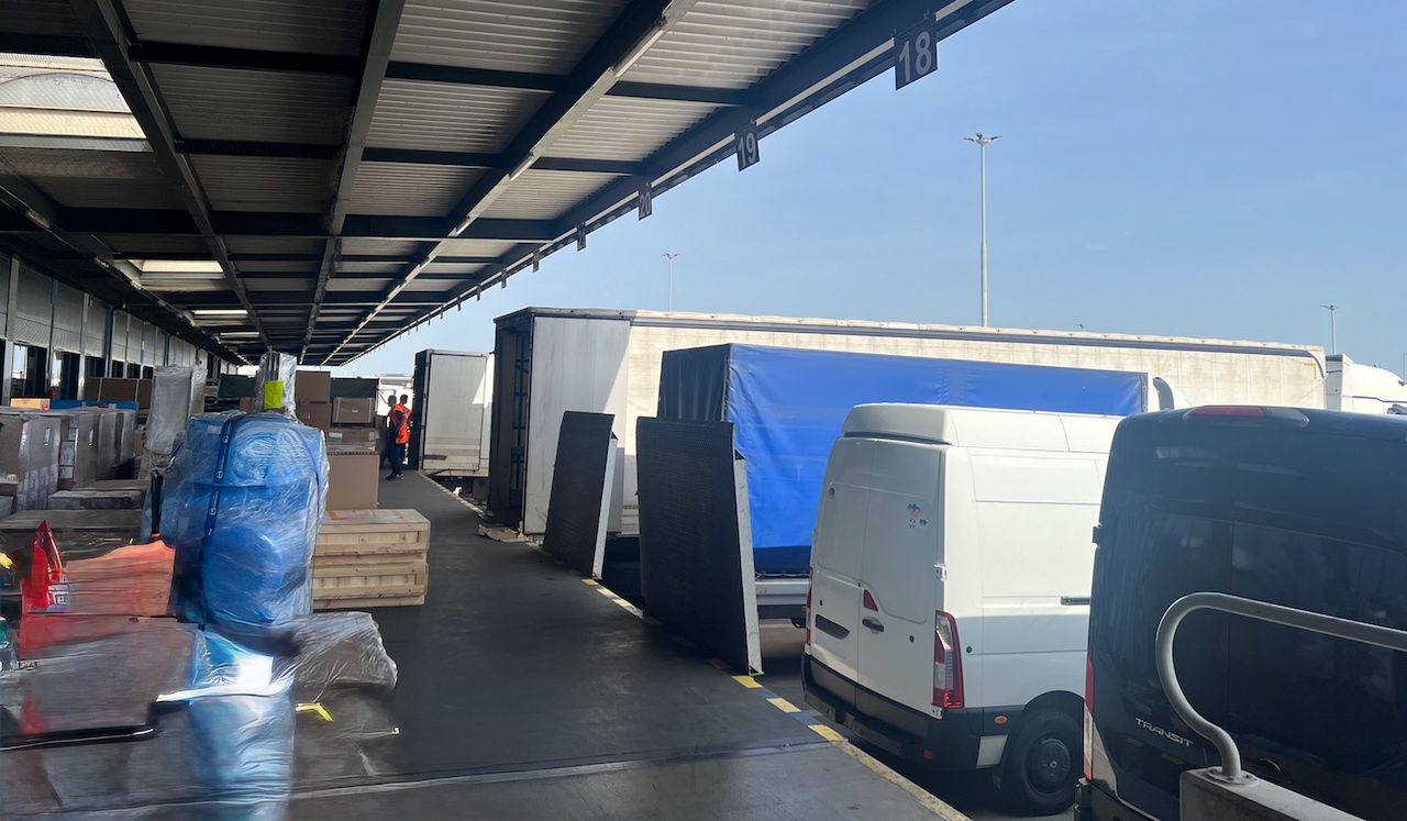 LS Airport Services. Terminal cargo