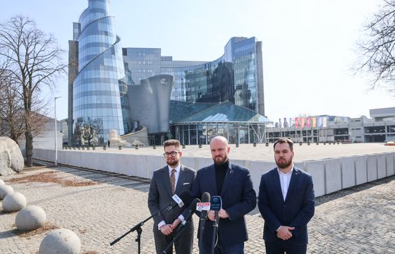 "Rządowa tuba propagandowa". Politycy Konfederacji chcą likwidacji TVP Info