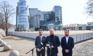 "Rządowa tuba propagandowa". Politycy Konfederacji chcą likwidacji TVP Info