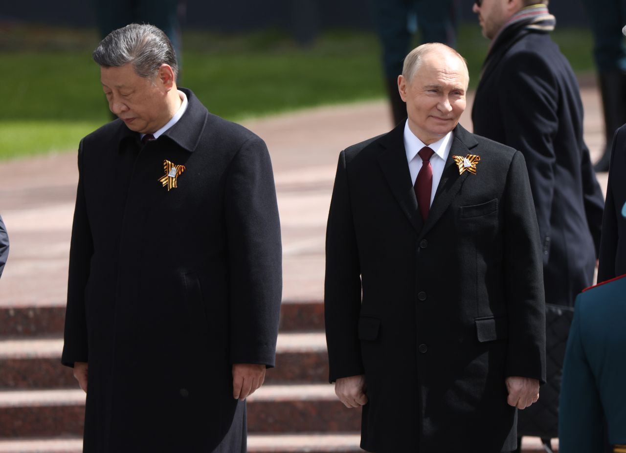 Russia and China to extend visa-free travel for smaller groups