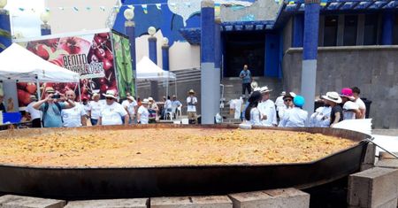 Przygotowywali ją 3 godziny. Zużyli 160 kg krewetek, 750 litrów bulionu i 300 kg ryżu