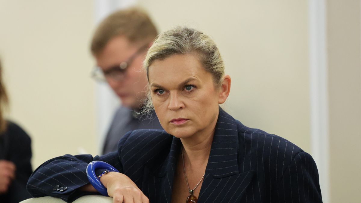 Warszawa, 10.09.2025. Minister edukacji narodowej Barbara Nowacka na nadzwyczajnym posiedzeniu rządu w KPRM w Warszawie, 10 bm. w związku z nocnym naruszeniem polskiej przestrzeni powietrznej przez rosyjskie drony. (ad) PAP/Szymon Pulcyn