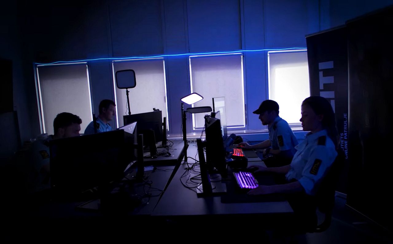 Duńska policja "patroluje" Internet i gra w gry. Tak wygląda ich praca