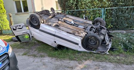 Dachowanie osobówki. Kierowca pod wpływem