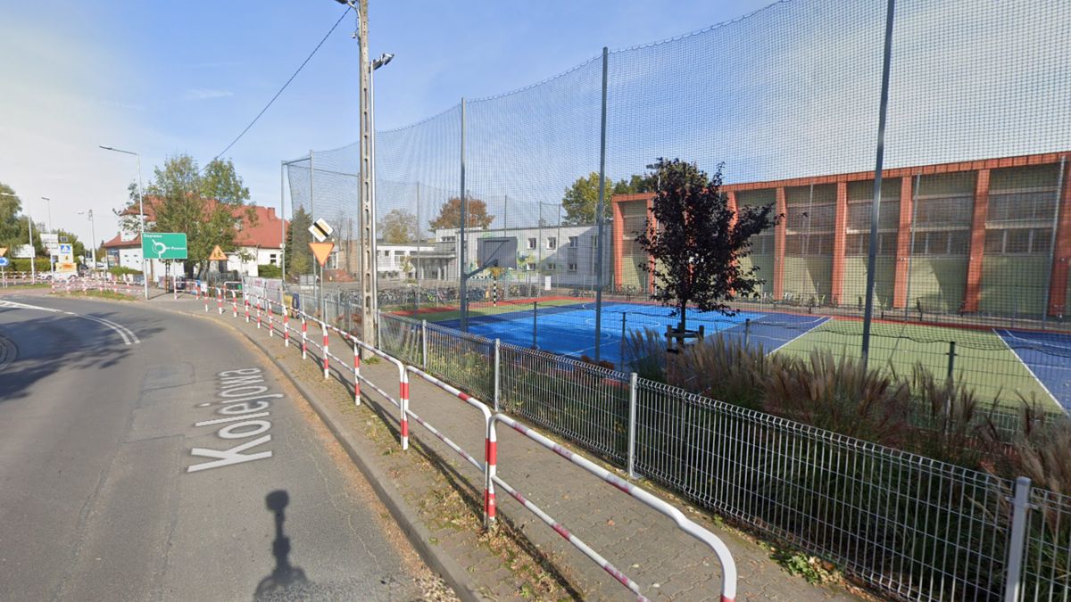 Ewakuacja w podstawówce w Skórzewie.