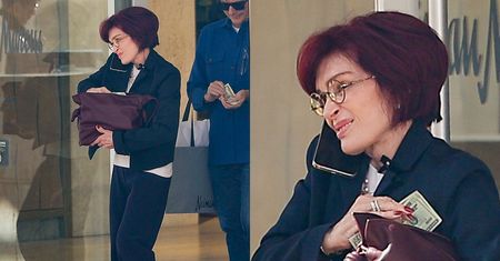 Ultraszczupła 74-letnia Sharon Osbourne opuszcza sklep, gawędząc przez telefon (FOTO)