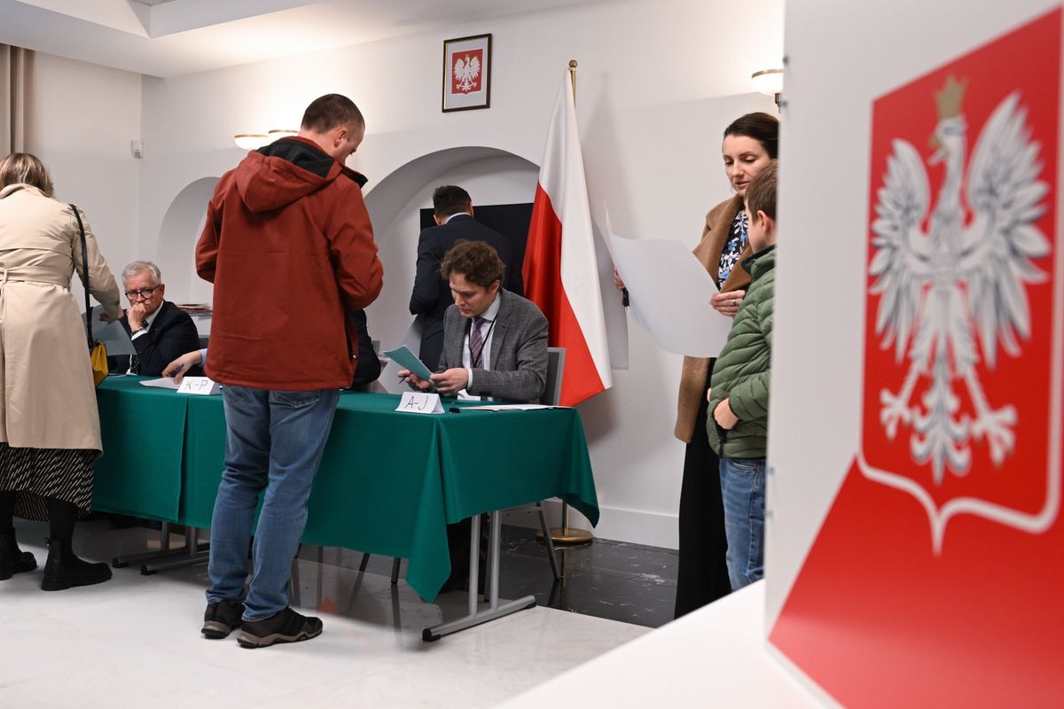 Polacy tłumnie głosowali za granicą