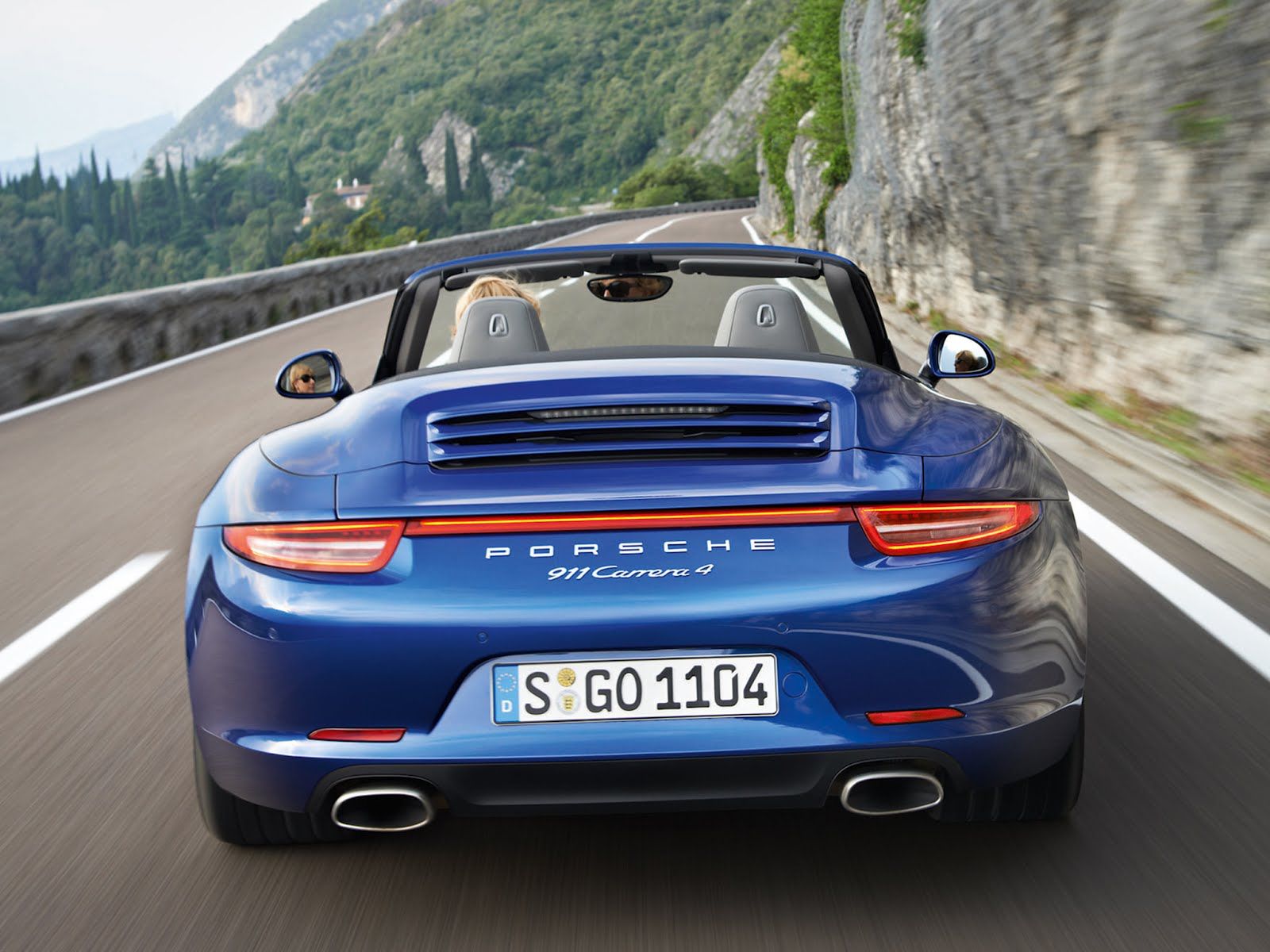 2013 Porsche 911 Carrera 4 Cabriolet