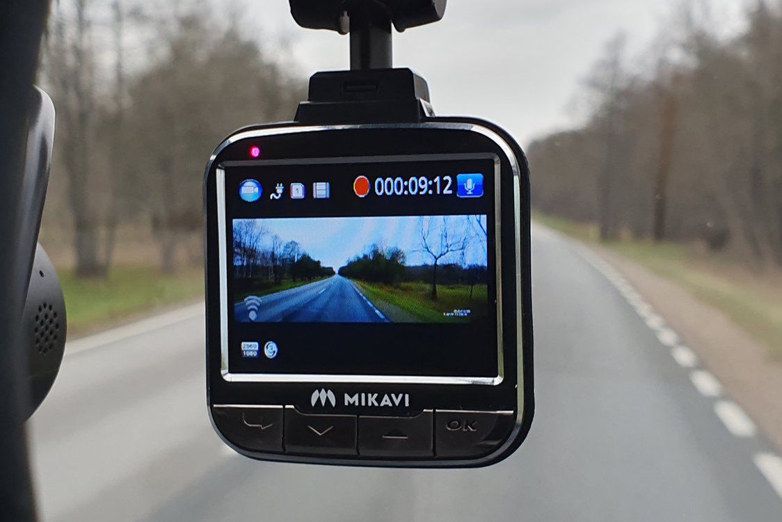 Wideorejestratory są dostępne w rozmaitych cenach. Ten kosztuje ok. 300 zł
