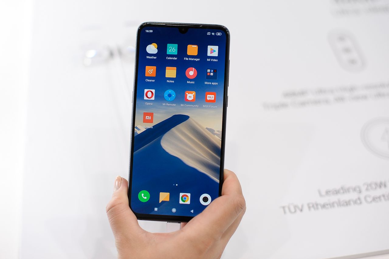 Xiaomi Mi9 SE chce być jak Huawei P30 Pro. Aktualizacja dodała tryb fotografowania Księżyca