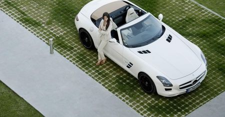 Mercedes SLS AMG Roadster - oficjalne wideo Mercedes-Benz TV