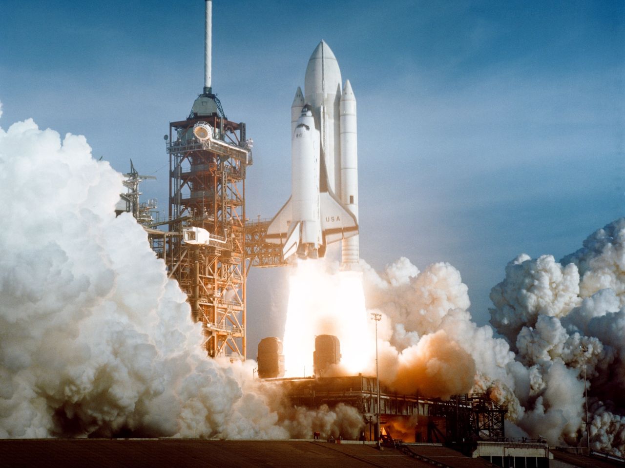 Pierwszy załogowy start promu kosmicznego. Startuje wahadłowiec Columbia, 1981 r.