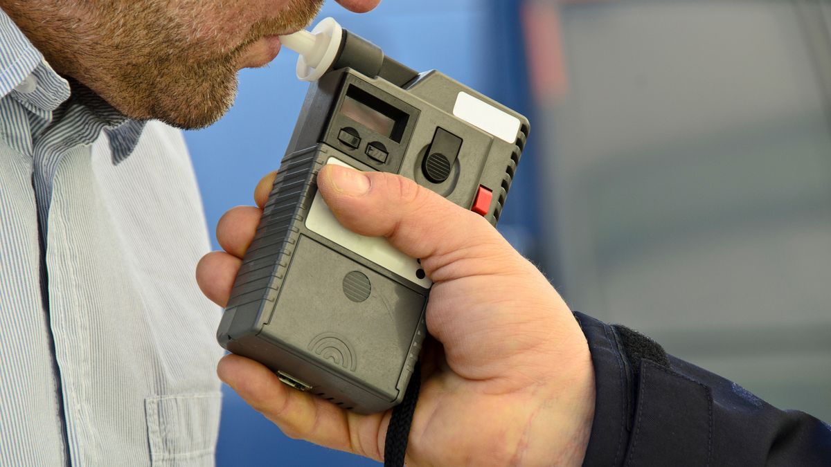 Pracodawca będzie mógł kazać dmuchnąć w alkomat 