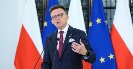 Przesłuchanie Szymona Hołowni. Wyjaśni słowa o "zamachu stanu"
