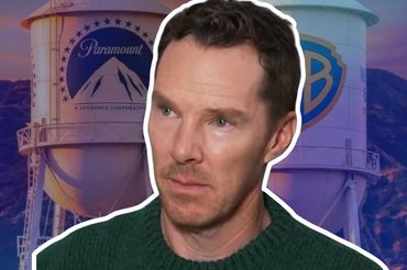 Benedict Cumberbatch na tle logotypów Paramount i Warner Bros.