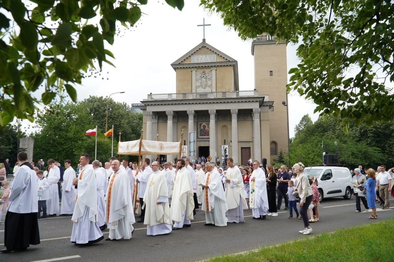 Łódzkie uroczystości Bożego Ciała poprowadził kardynał Grzegorz Ryś