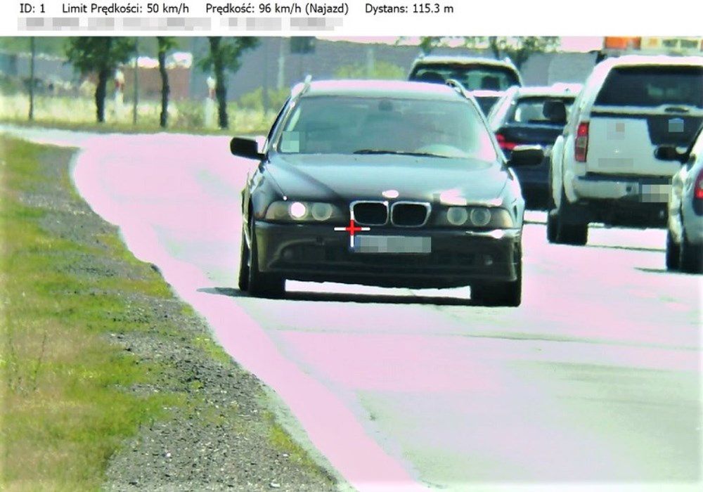 Kierujący BMW nie zatrzymał się do kontroli, choć mocno przekroczył dopuszczalną prędkość.