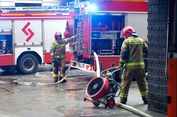 Wrocław: Pożar na ul. Metalowców. Blisko 170 osób ewakuowało się z budynku