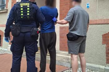 Sopot. Wszedł do studzienki. Straty? 71 tys. zł. Jest akt oskarżenia