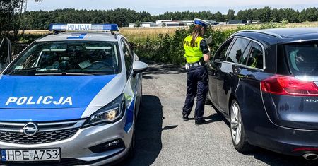 Sprawdzają każdą umowę. 351 tys. Polaków zapłaci wysoką karę