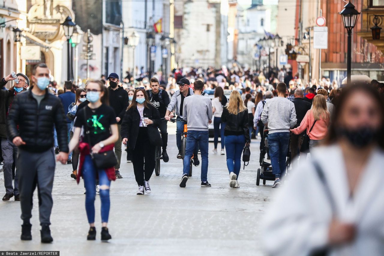 Te kraje luzują lockdown. Gdzie jest najbliżej normalności?