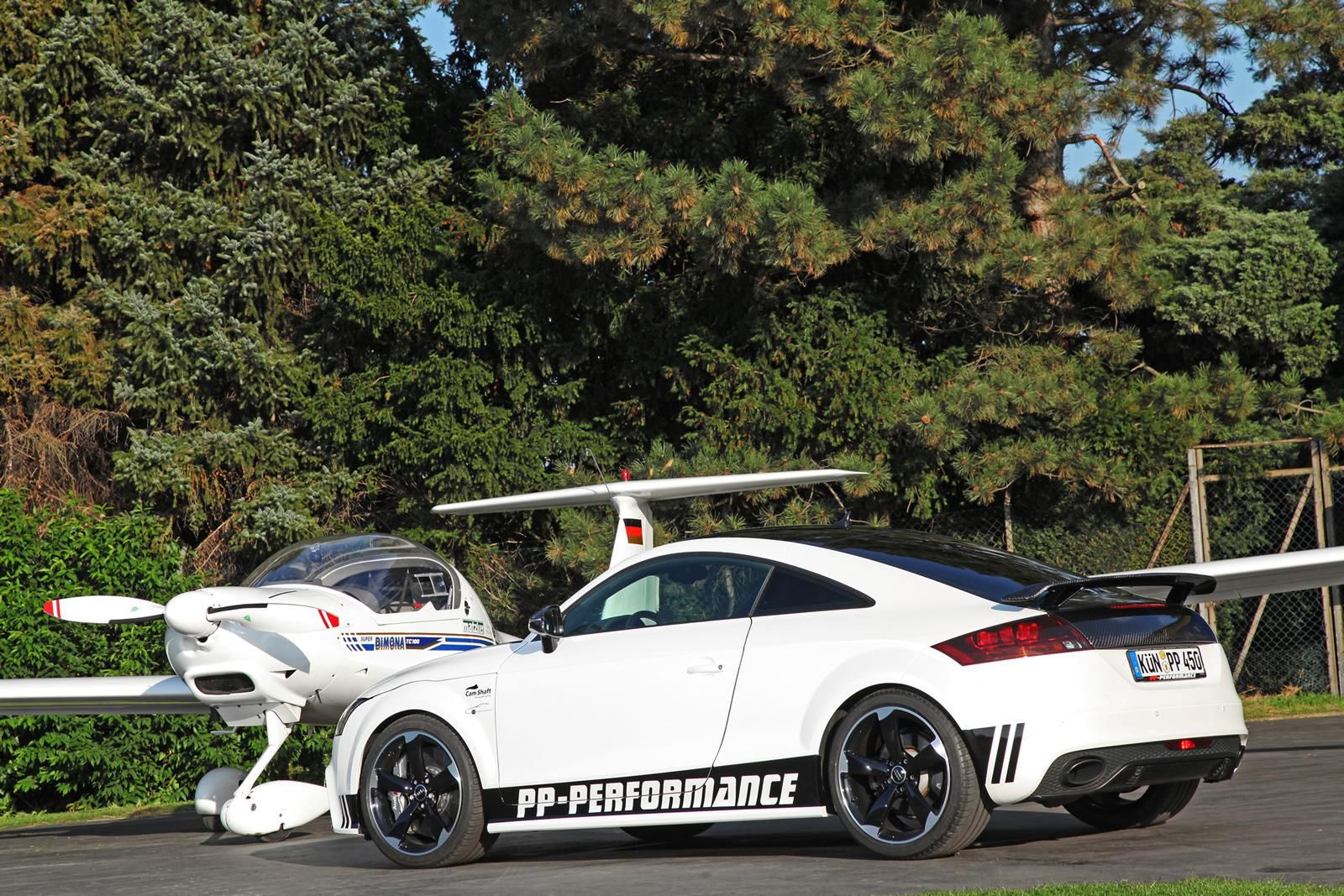 Audi TT RS Black & White Edition