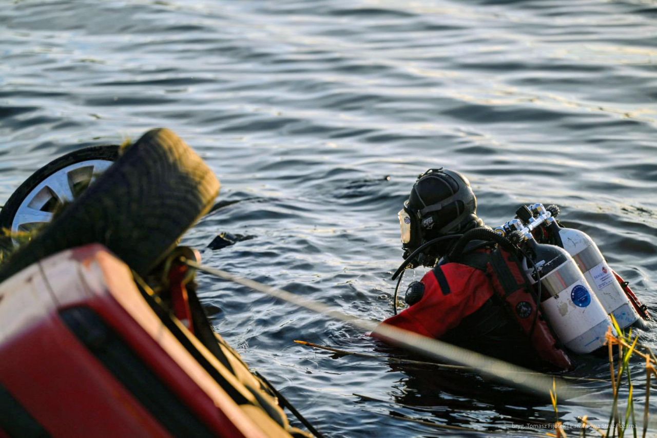 Dwoje 19-latków nie żyje. Ratownik mówi, co widział w Bolimowie