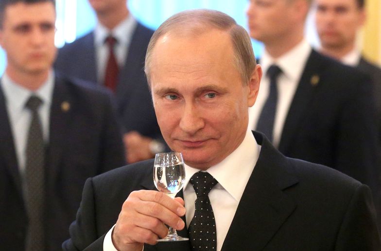 Wódka Putinka przyniosła prezydentowi Rosji fortunę. Oto co ustalili dziennikarze