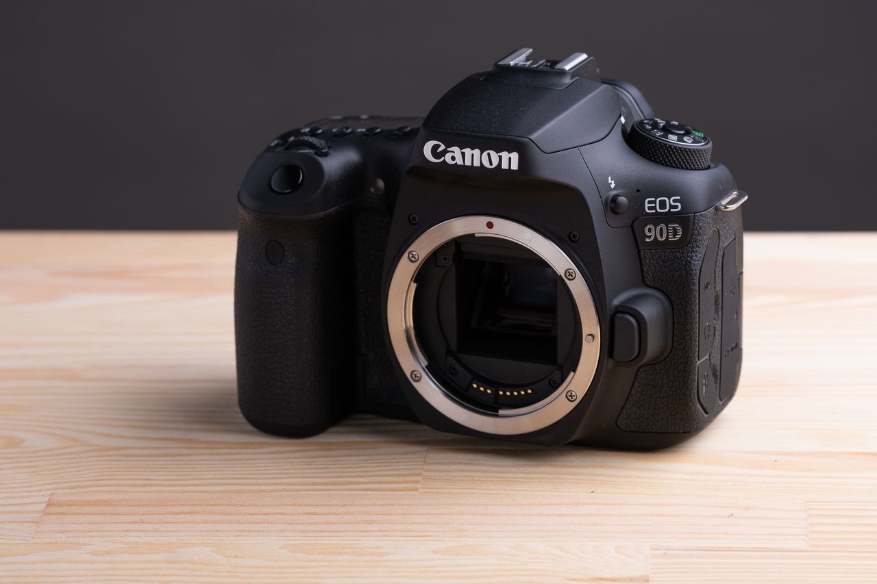 Canon EOS 90D: Kilka chwil z zaawansowaną lustrzanką APS-C [recenzja]