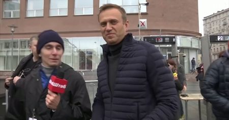 Rywal Putina otruty. Aleksiej Nawalny walczy o życie