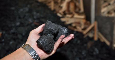 Kupujemy to, co chcą nam sprzedać? Pytamy o jakość węgla sprowadzanego do Polski